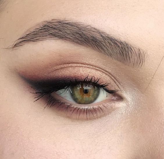 smokey wing eye