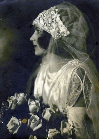 Beautiful headpiece on a 1920 bride